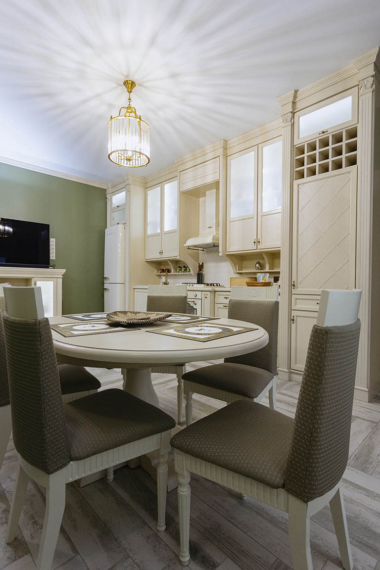 Кухня в светлом цвете