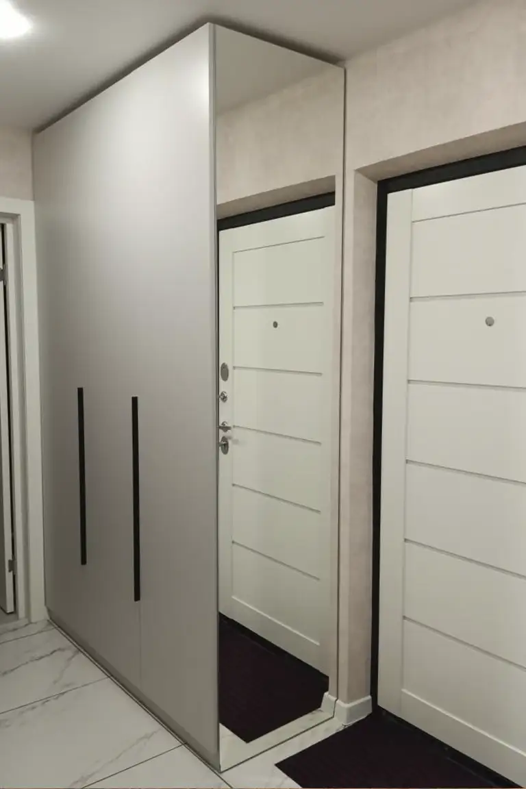 Прихожая в минималистичном стиле